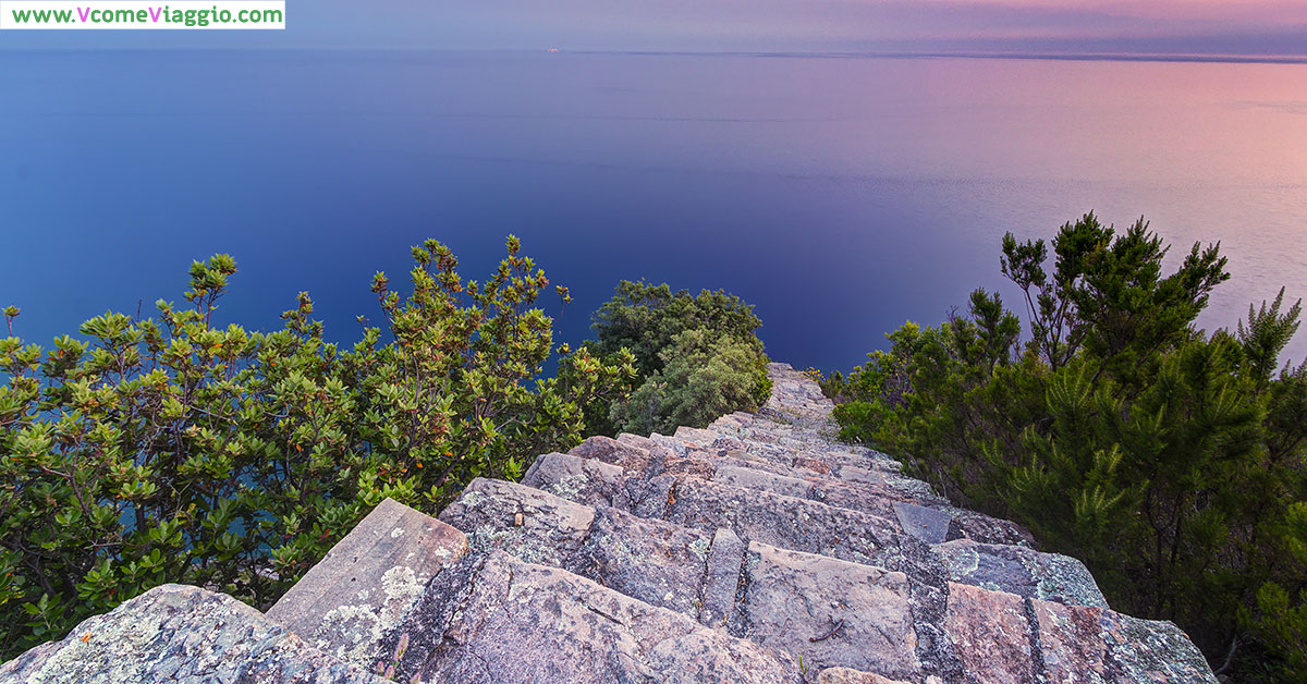 scalinata di monesteroli in liguria