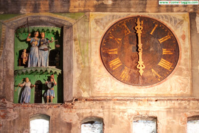 L'orologio rivolto verso la cittadella